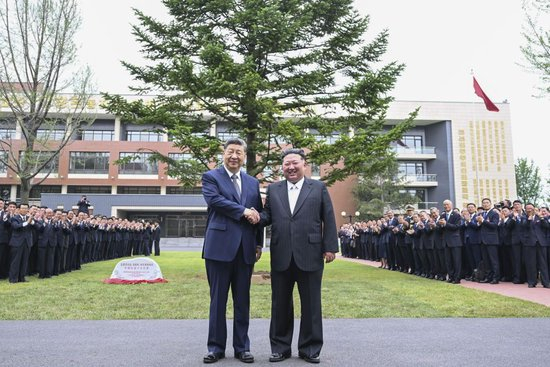习近平参访朝鲜劳动党中央干部学校